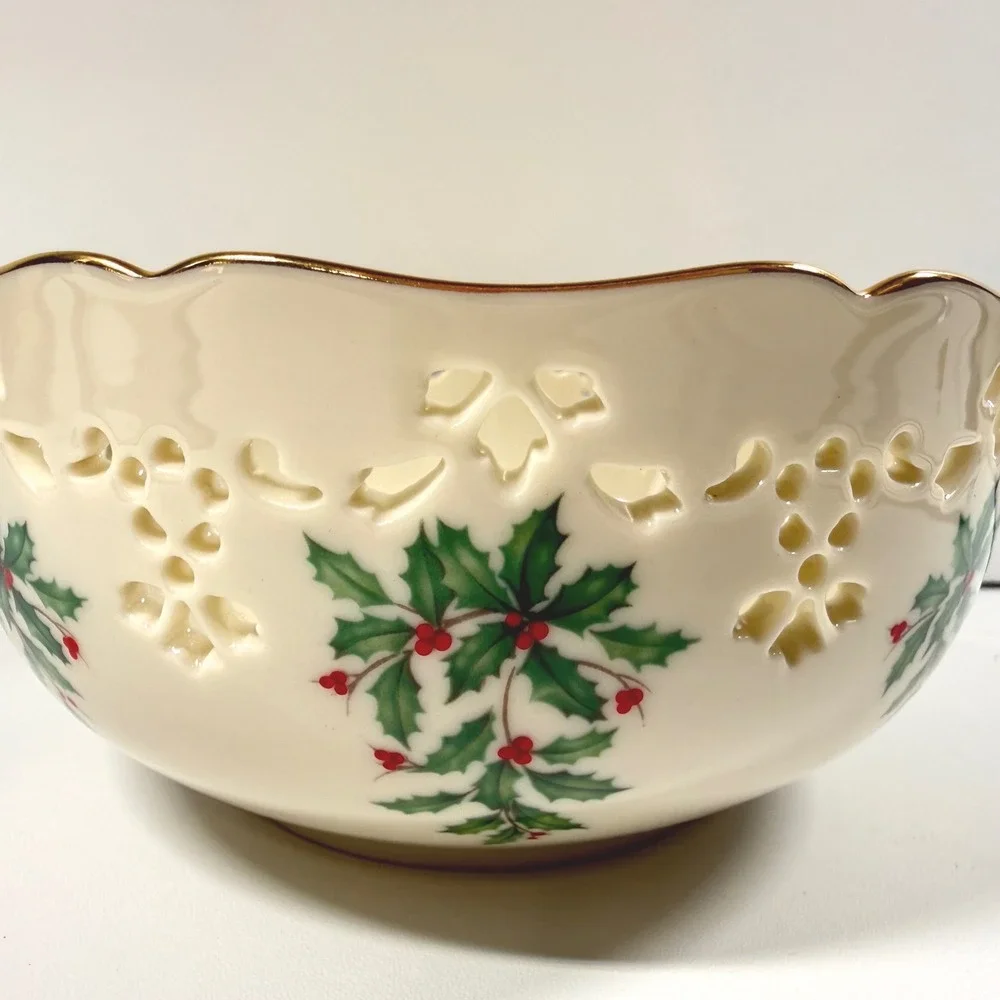 LENOX Holiday Pierced Bowl Ivory Bone China Gold Trim Holly Berry Made in USA 6
